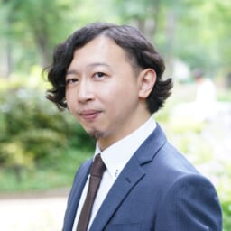 とら婚スタッフ アドバイザー中庭