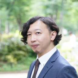 とら婚スタッフ アドバイザー中庭